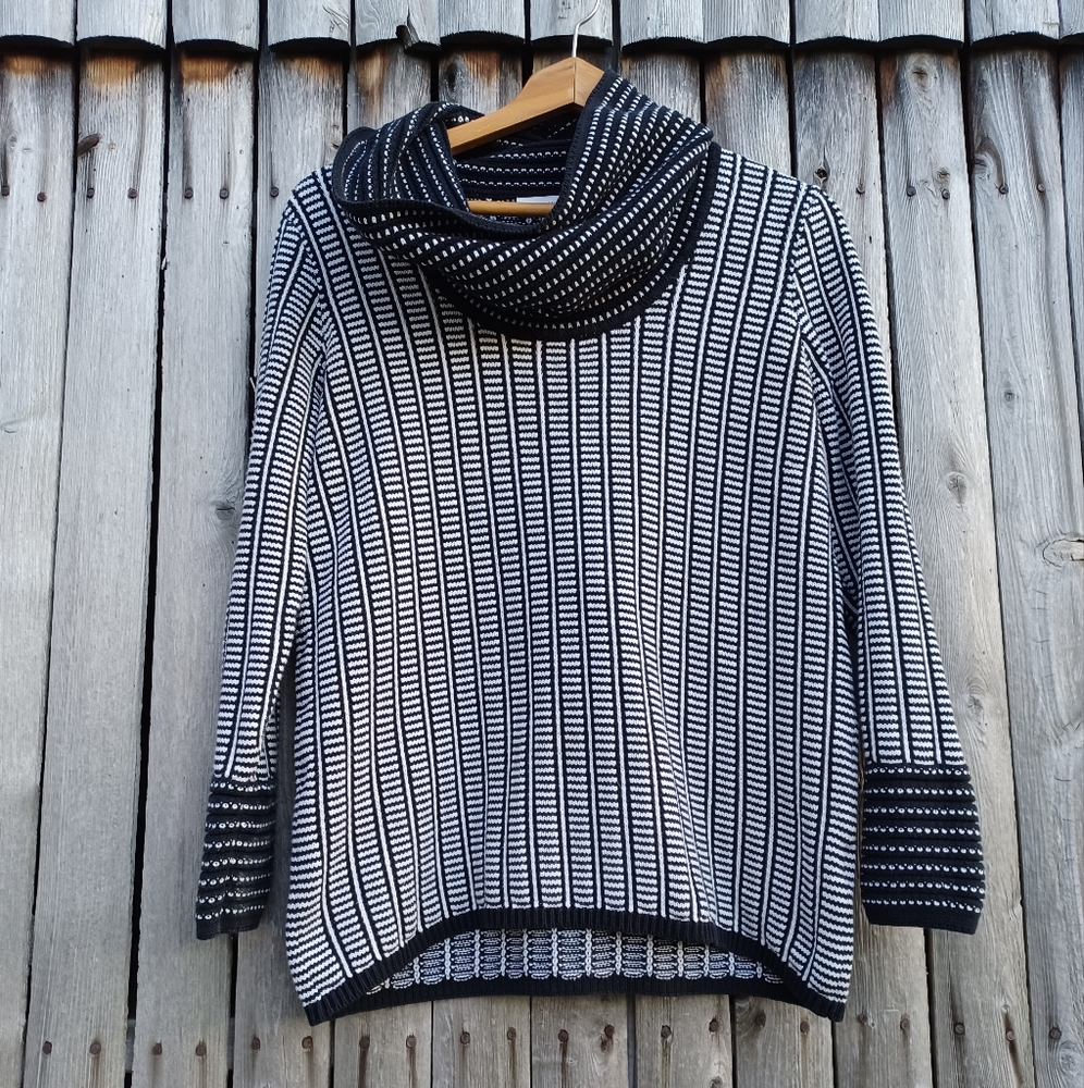 CK Calvin Klein cozy lightweight black white knitwear huge cowl sweater womens M